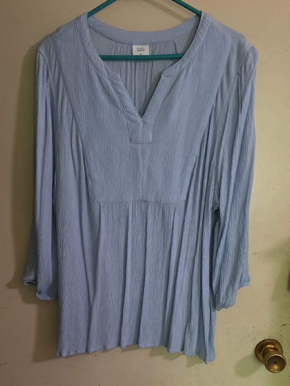 (NWOT)Croft & Barrow Pale Blue Crinkle V-Neck Tunic